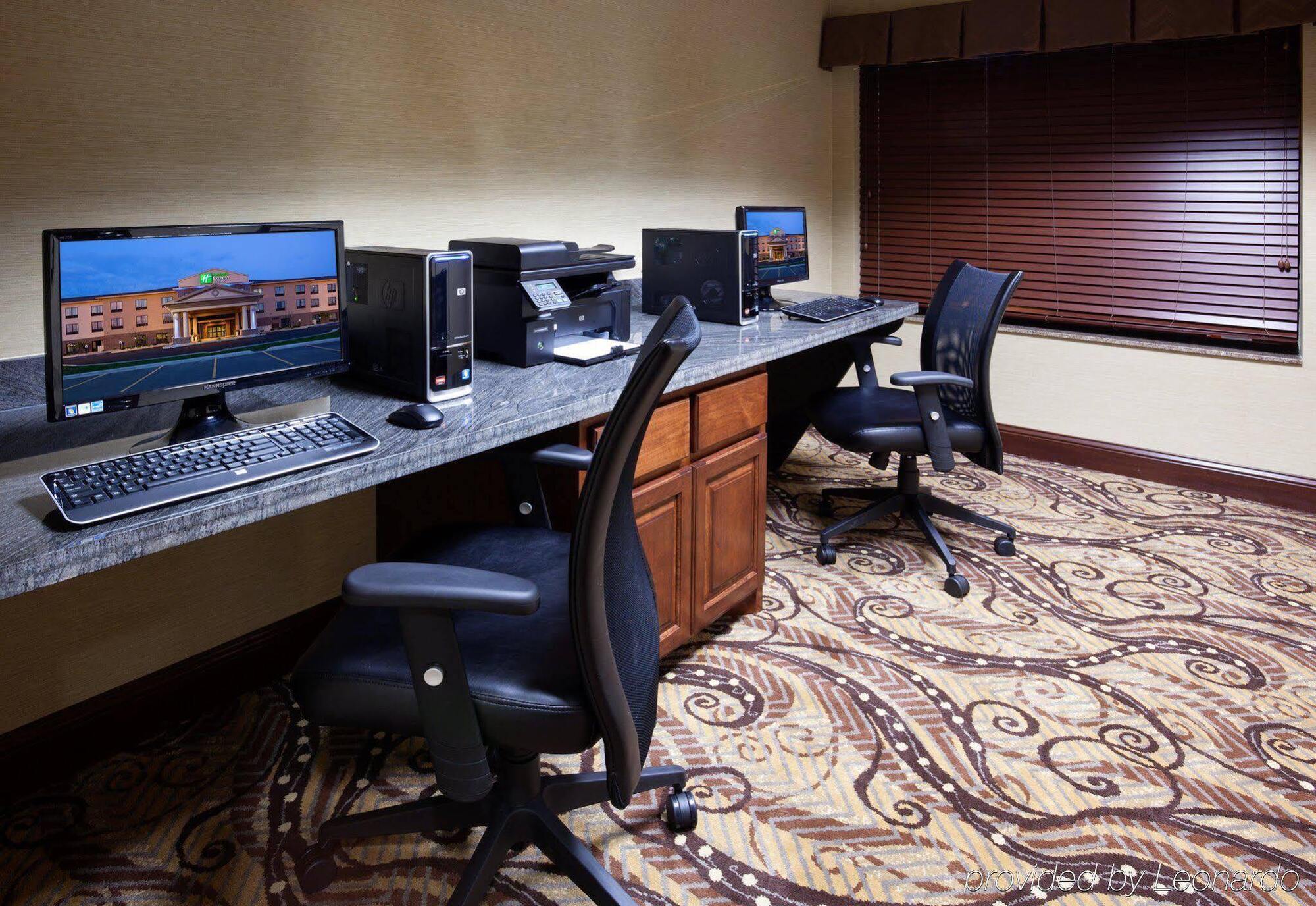 Holiday Inn Express & Suites - Mason City By Ihg Ngoại thất bức ảnh